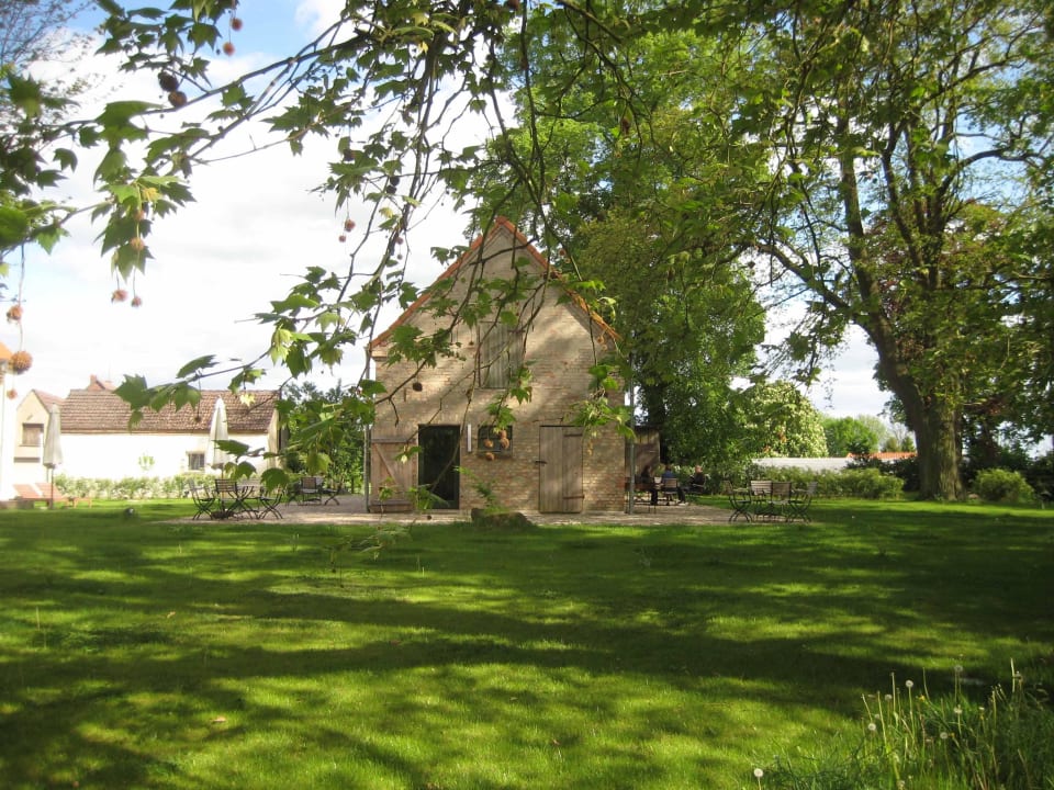 Tagungsscheune Kavaliershaus Suitehotel am Finckener See
