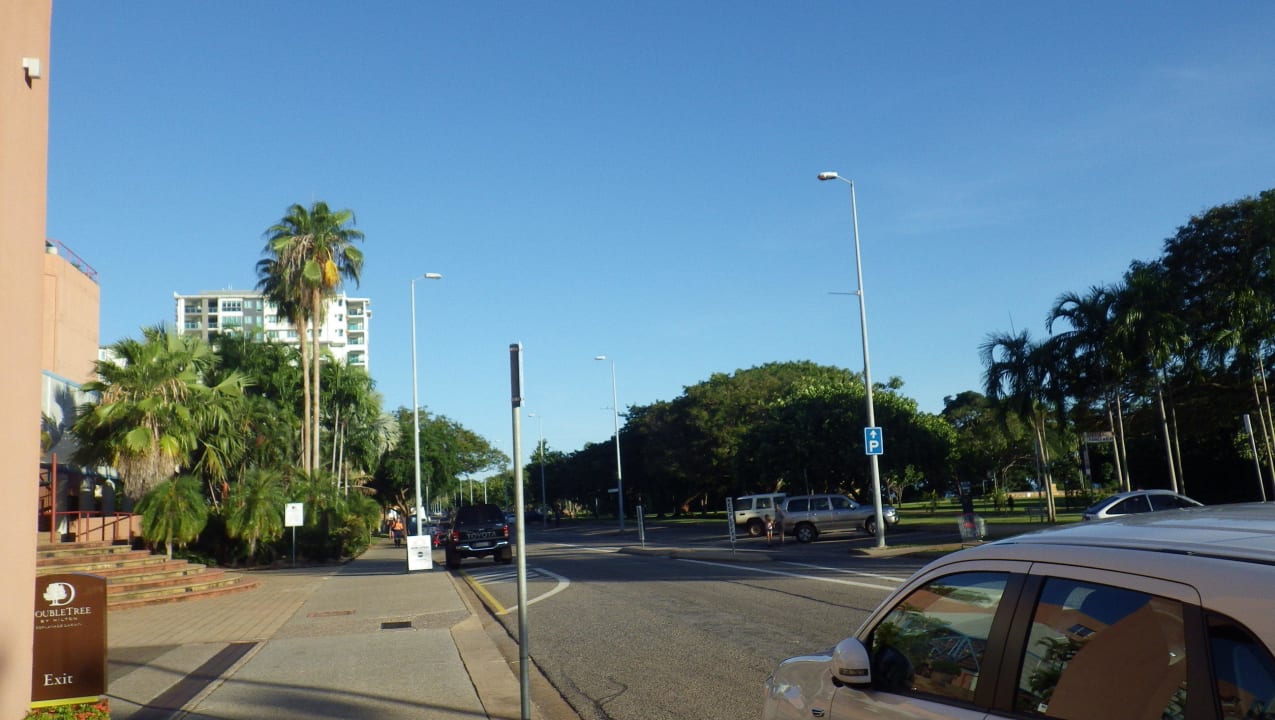 Straßensicht DoubleTree by Hilton Hotel Esplanade Darwin
