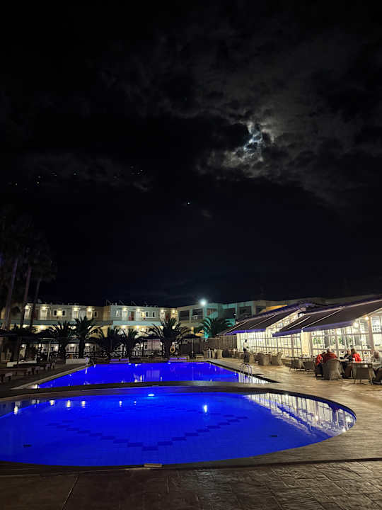 Pool Delfina Tropic Beach