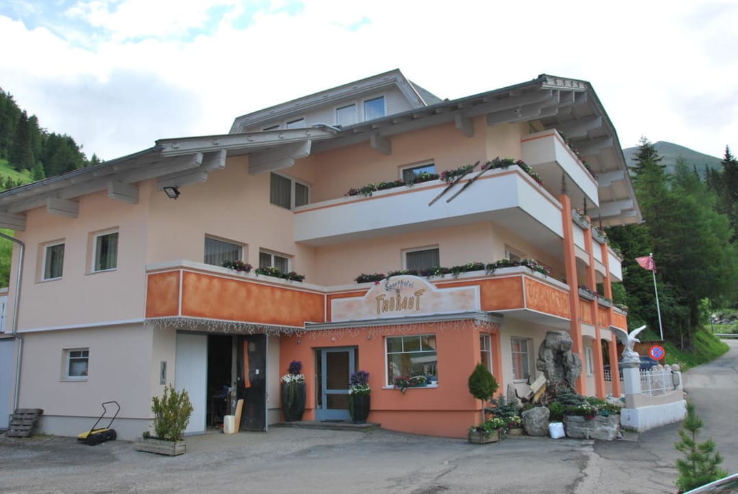 Außenansicht Alm-Resort Frühauf