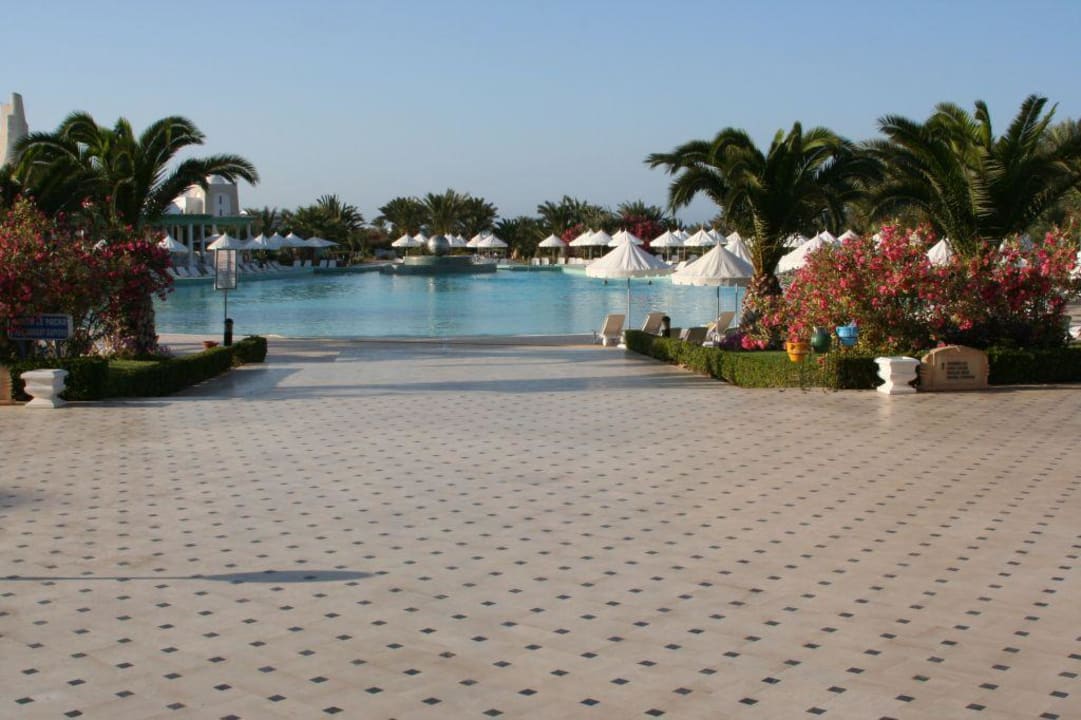 Pool Hotel Royal Garden Palace