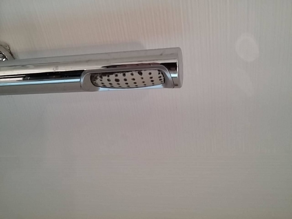 Schimmeliger Duschkopf NH Collection Budapest City Center