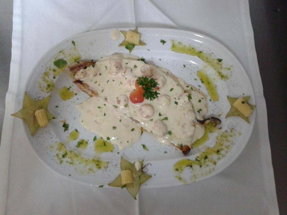 Pez espada en salsa de gambas Hostel Hnos Zamora