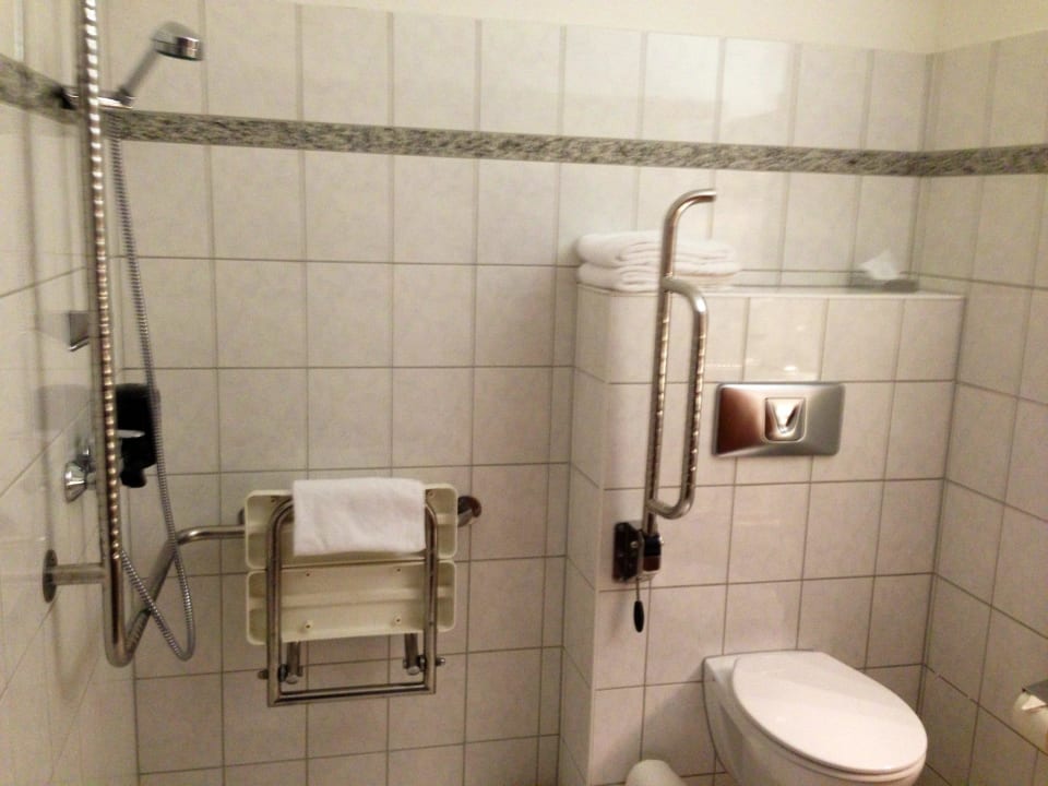 Badezimmer der sogenannten Suite Best Western Plus Parkhotel Velbert