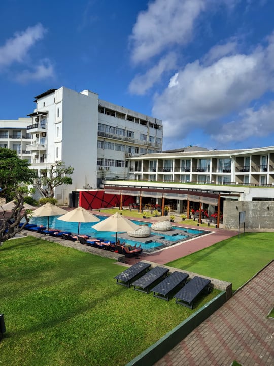 Pool Hotel Camelot Beach