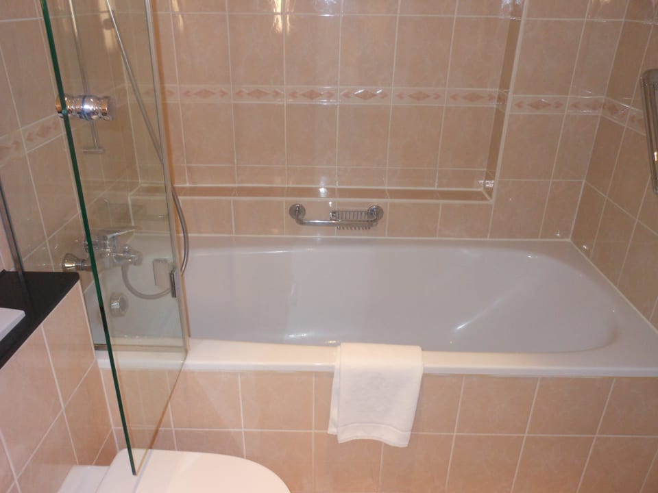Junior Suite 2509 - Badewanne Hotel Crowne Plaza Zürich