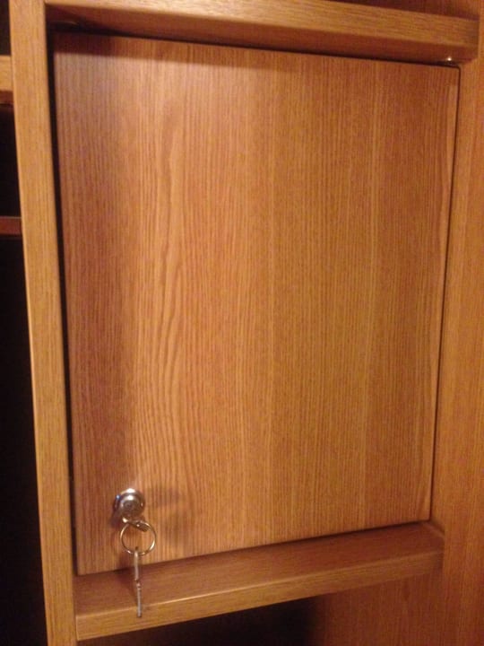 Kleiner "Safe" Pension Dangl Garni