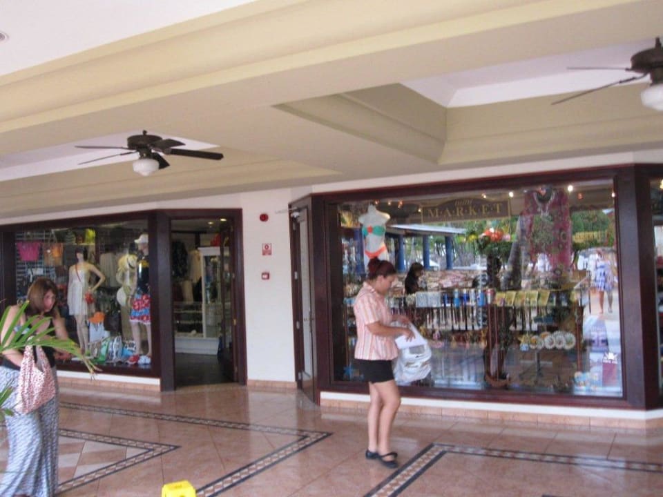 Einkaufsmöglichkeit im Hotel Hotel Riu Bambu