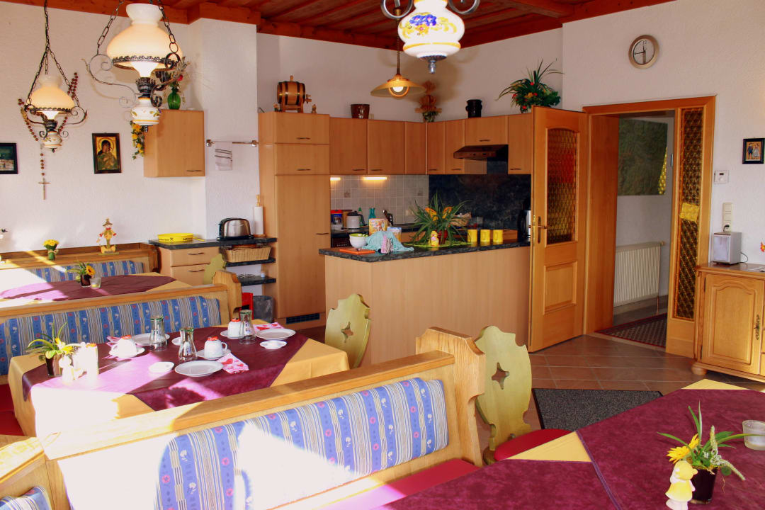 Frühstücksraum mit Gemeinschaftsküche  Haus Löger Apartments