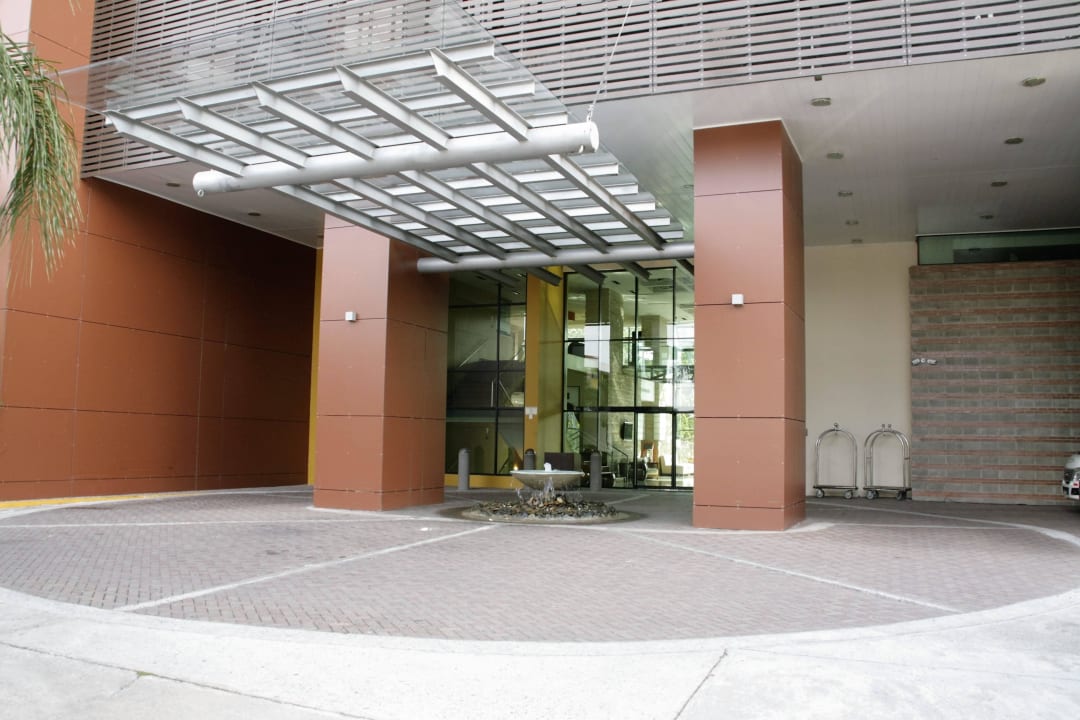 Eingang Summit Rainforest & Golf Resort