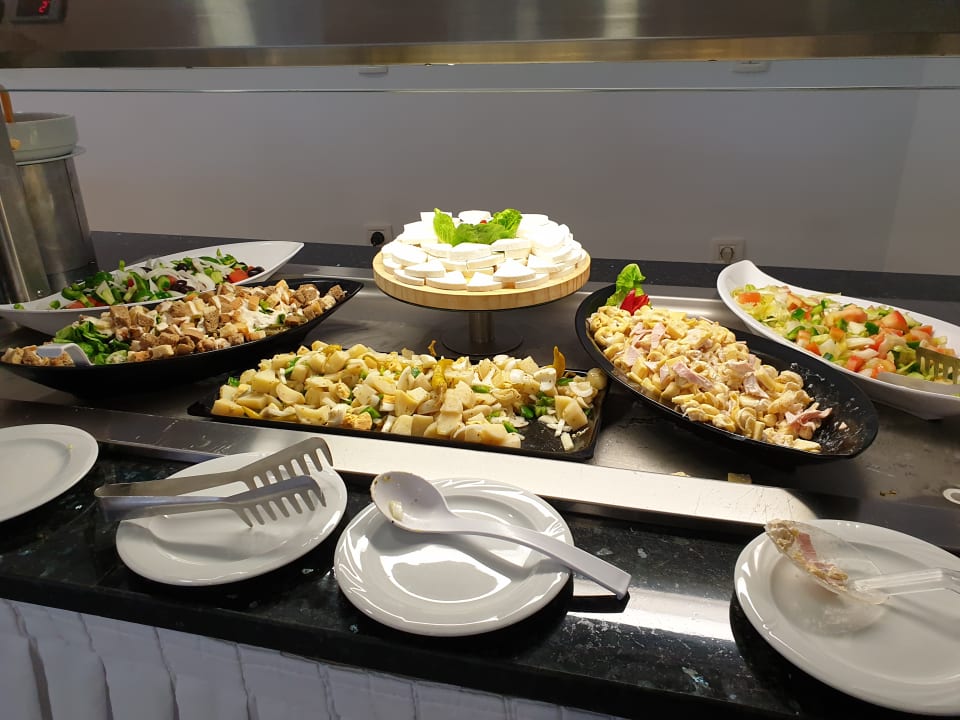 Gastro Royal Bay Suites