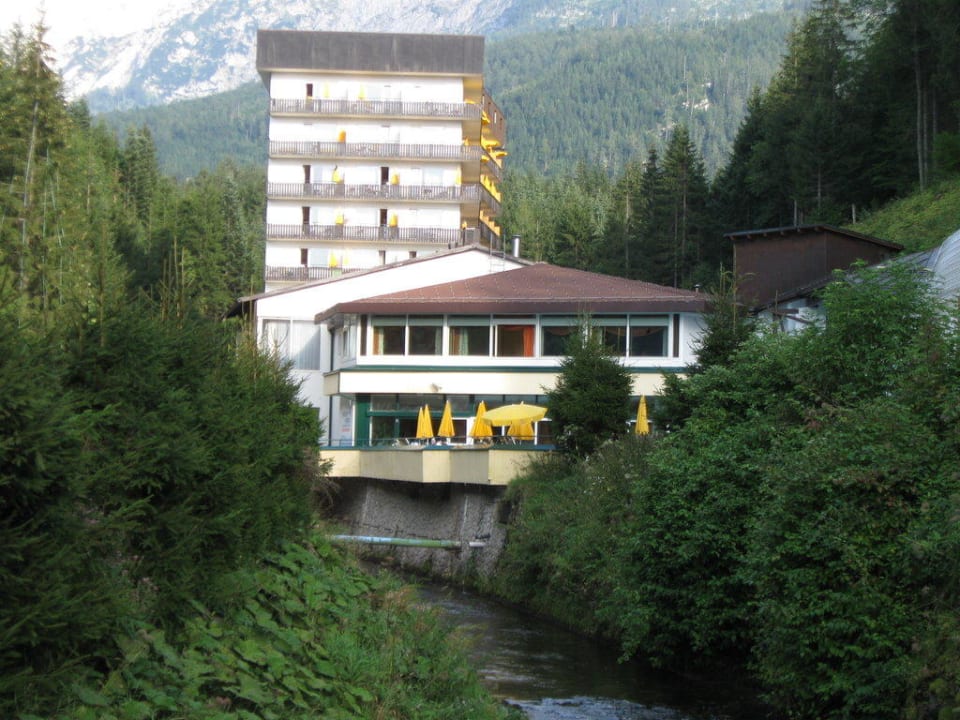 Ansicht Richtung Pool und Sauna OptimaMed Gesundheitsresort Bad Mitterndorf