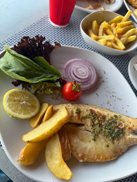 Gastro Quattro Beach Spa & Resort