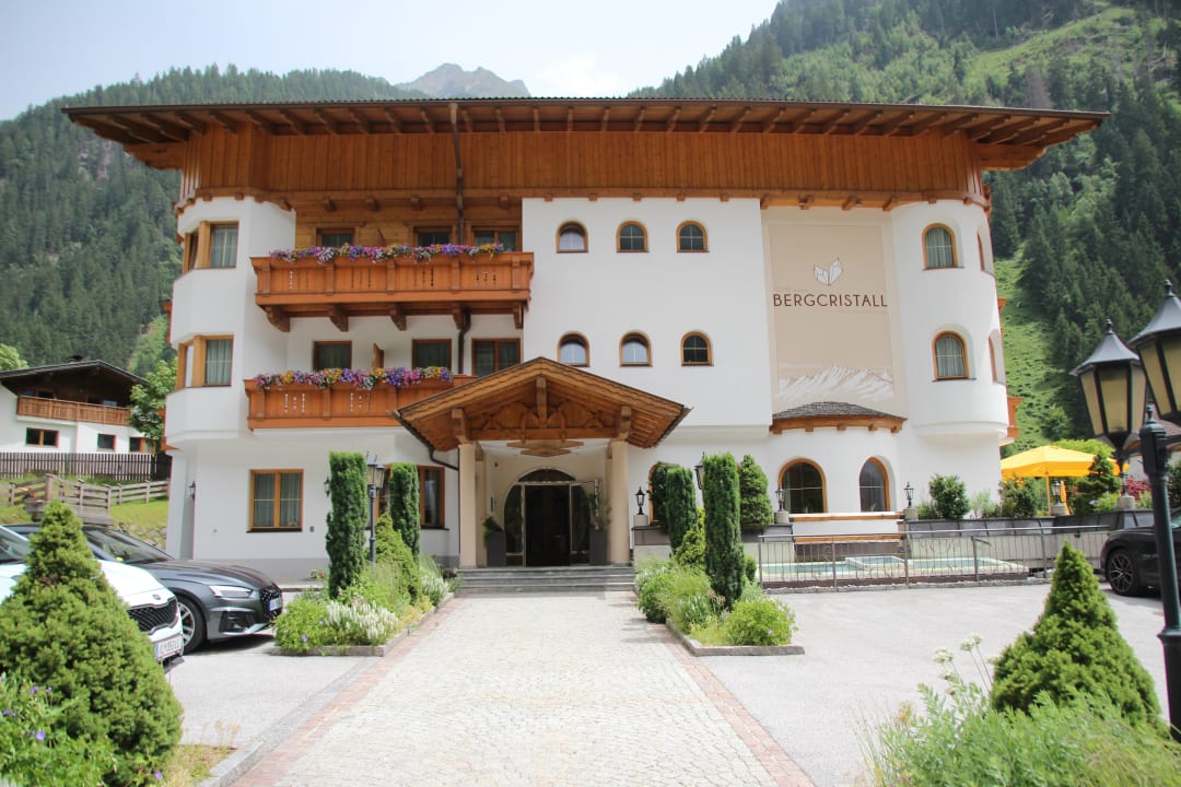 Außenansicht Hotel Bergcristall