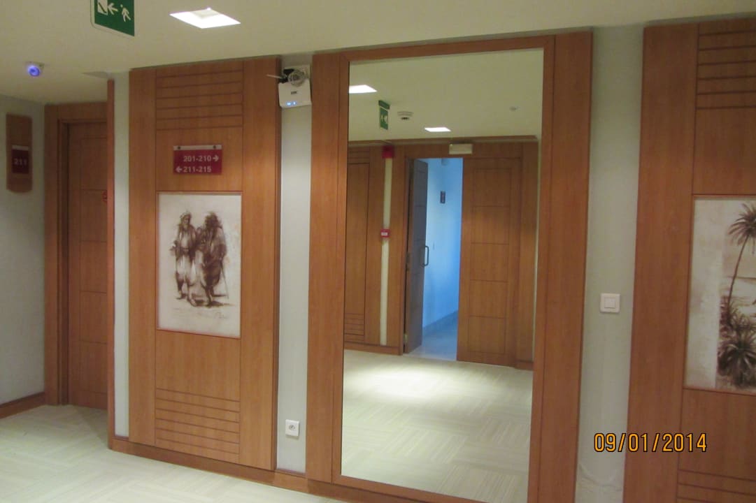 Коридор Hotel Tiba