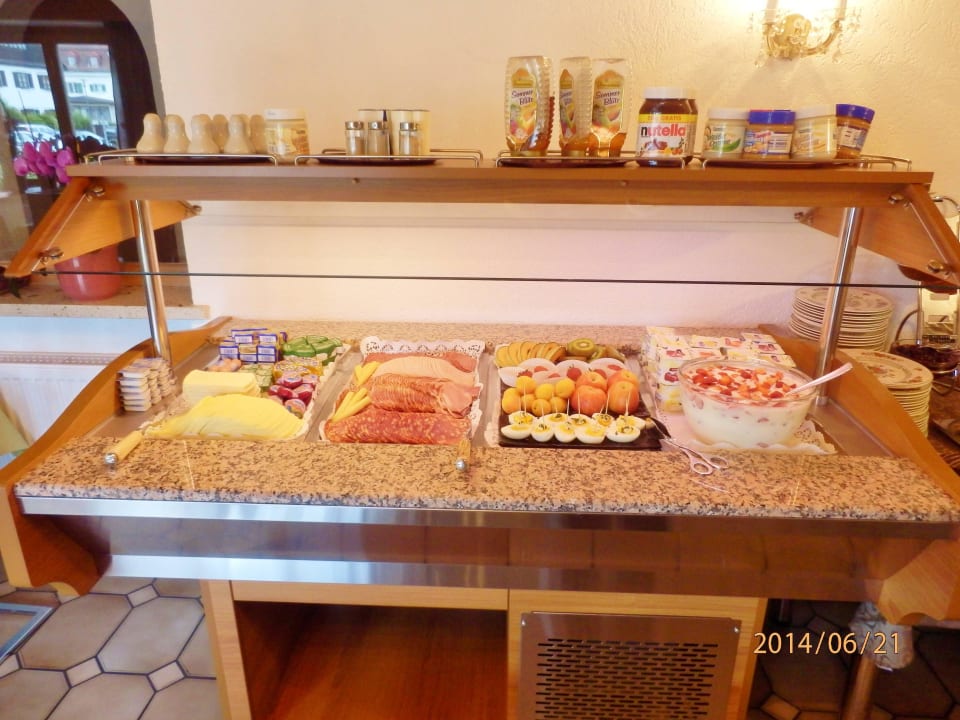 Teil des Buffets Hotel Leonhardihof