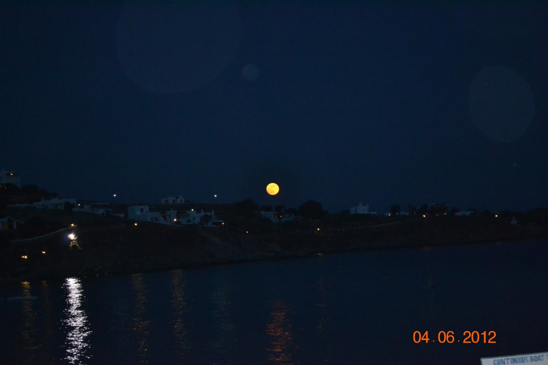 Vollmond über Platis Gialos Hotel Petinos