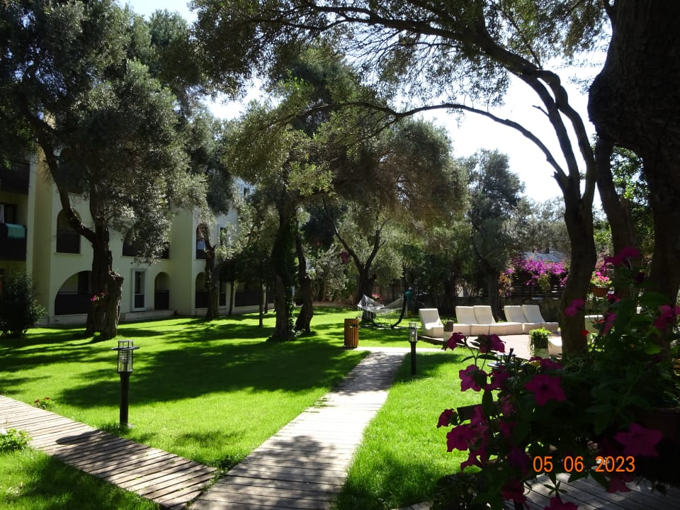 Gartenanlage Latanya Park Resort