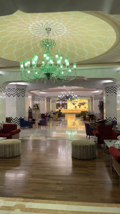 Lobby Royal Taj Mahal Hotel