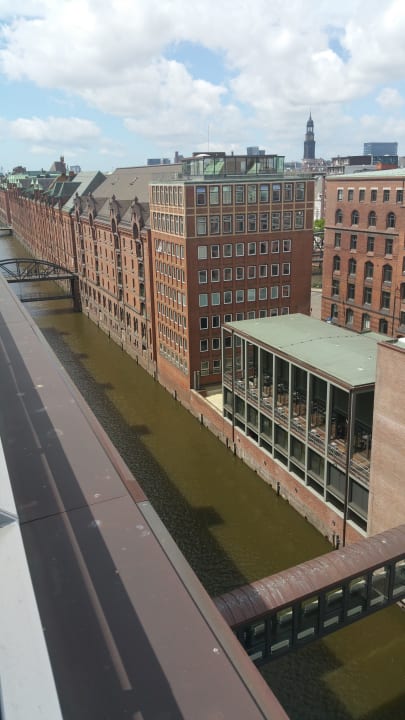 Ausblick AMERON Hamburg Hotel Speicherstadt