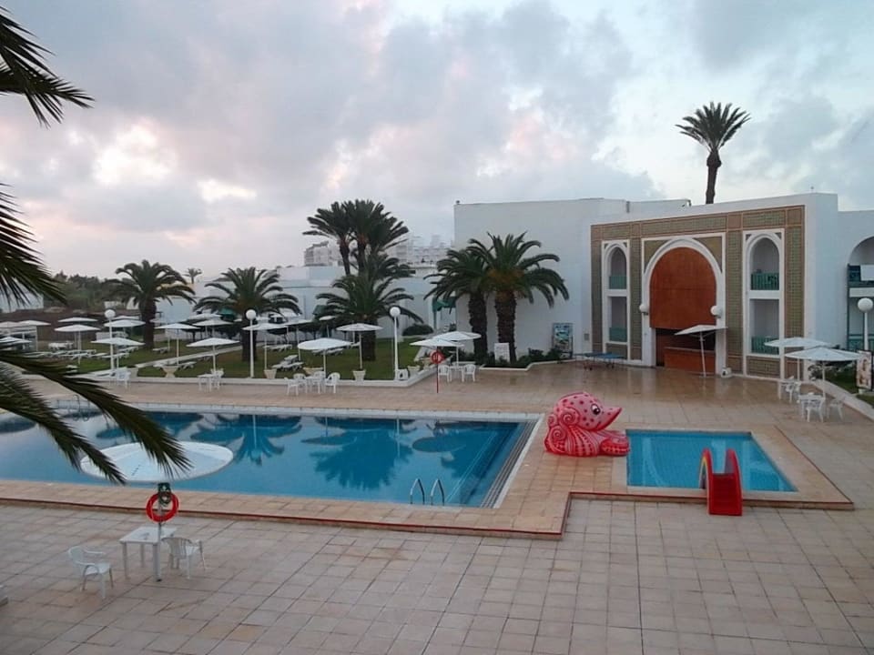 Pool am Morgen Hotel El Mouradi Cap Mahdia
