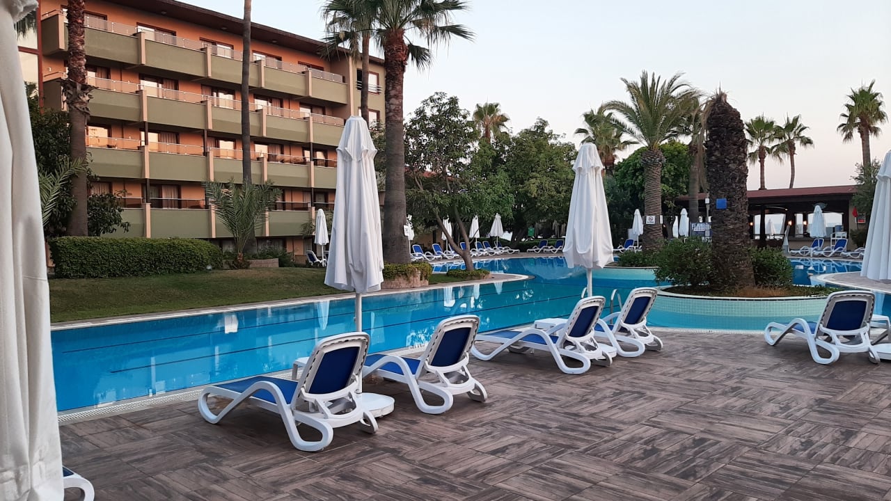 Pool Hotel Grand Side