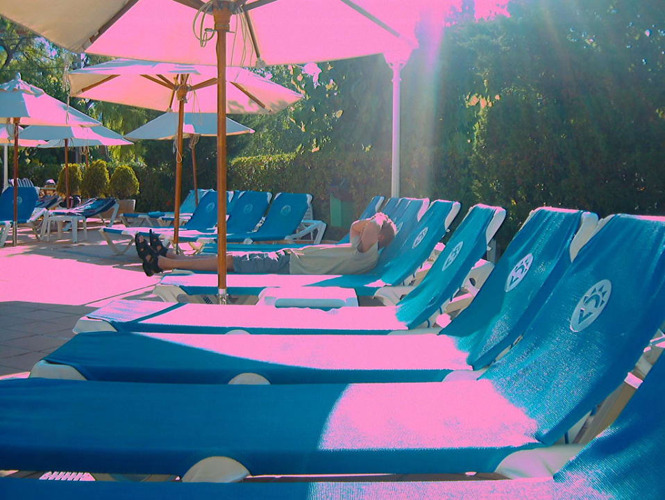 Liegen am Pool Valentin Reina Paguera