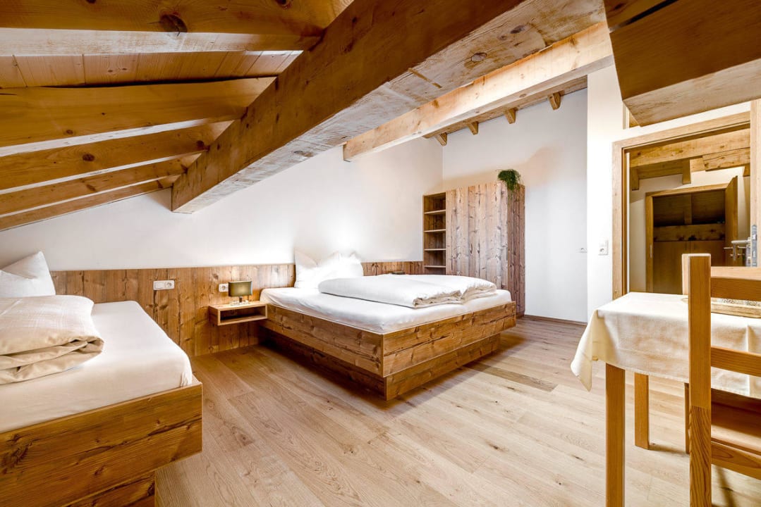 Dreibettzimmer mit Balkon Familienbauernhof Burtscher