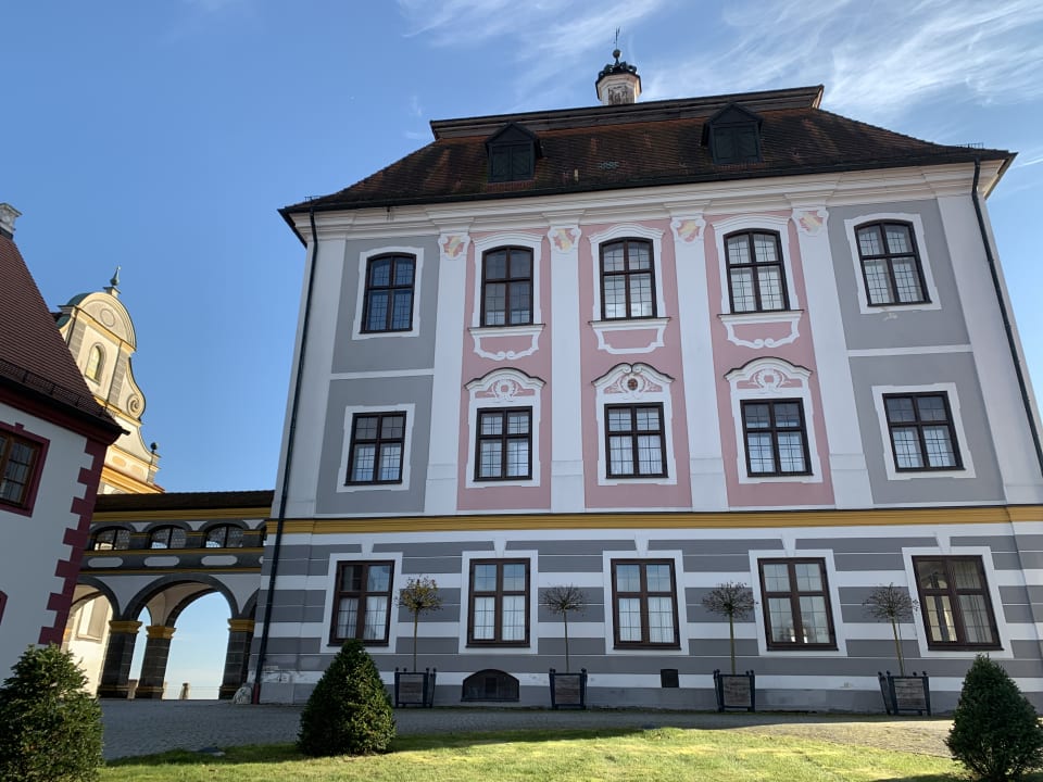 Außenansicht Hotel Schloss Leitheim