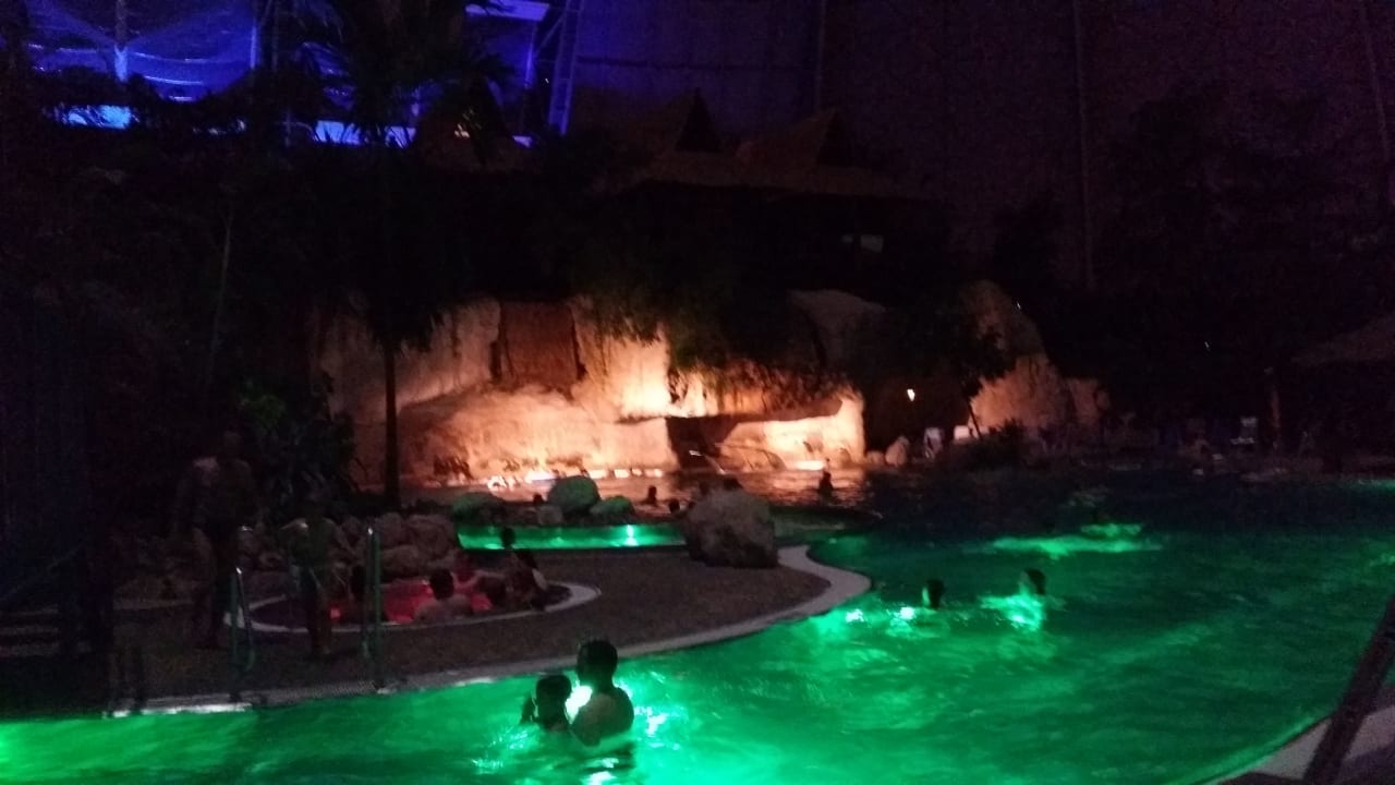 Pool Tropical Islands Resort