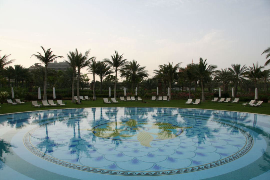 Emirates Palace, Pool am „east wing“ Emirates Palace Mandarin Oriental
