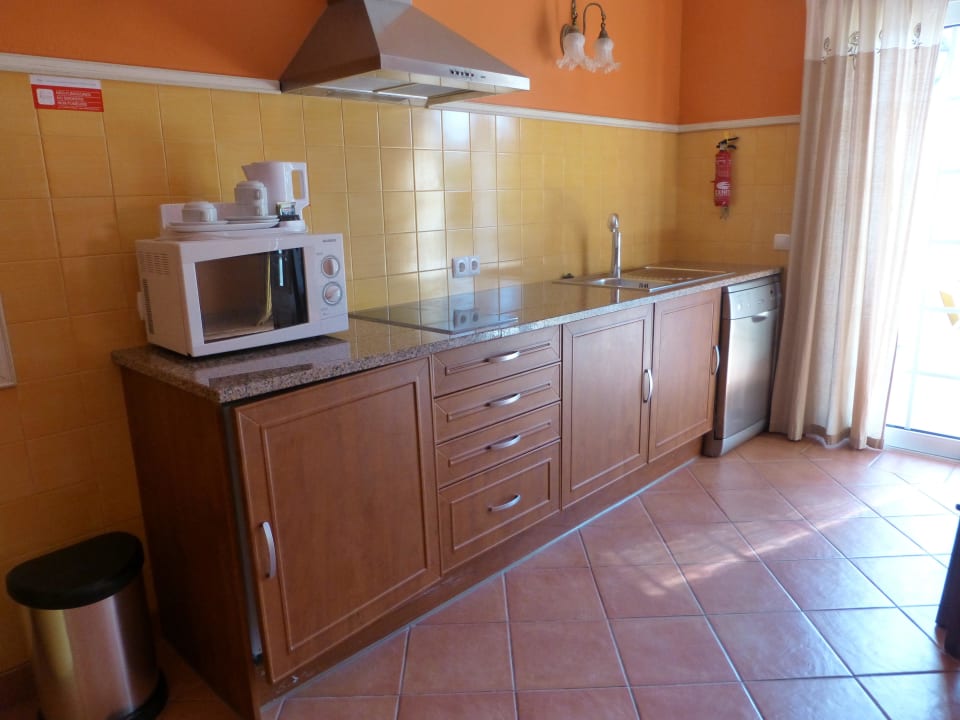 Moderne Küchenzeile mit Spülmaschine Quinta do Mar - Country & Sea Village