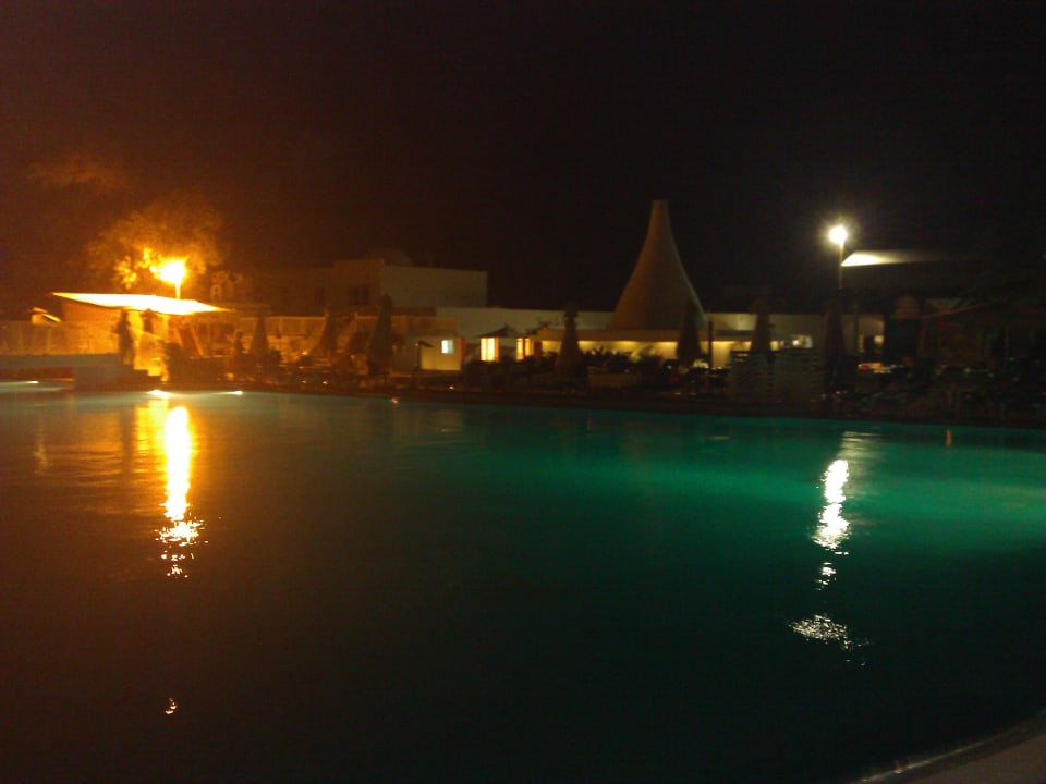 Pool am Abend Samira Club