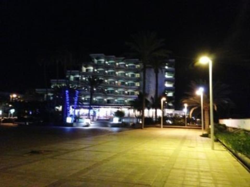Faro bei Nacht Hotel Faro, a Lopesan Collection Hotel