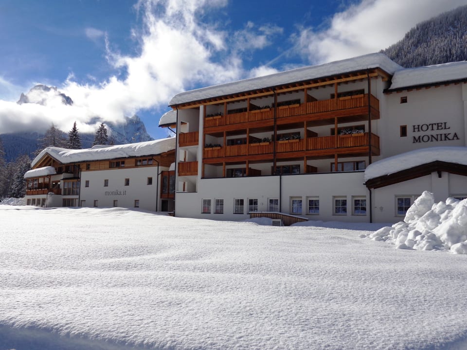 Rückseite des Hotels Hotel Monika – great place to be