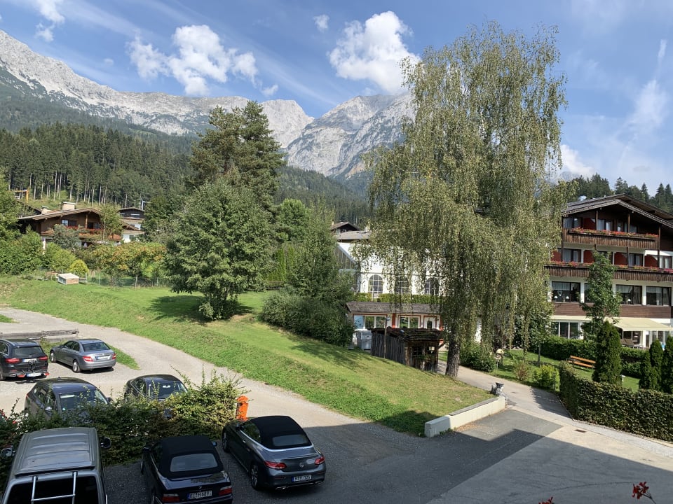 Ausblick Garni Hotel - Das Alpin Kaiserzeit