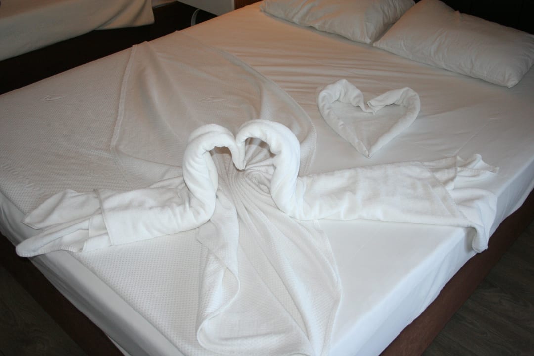 Schön gemachtes Bett Hane Family Resort