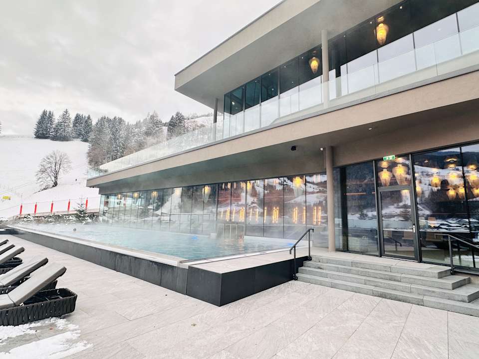 Außenansicht DAS EDELWEISS Salzburg Mountain Resort