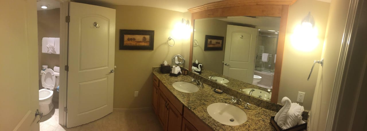 Eines der Bäder The Residences at Biltmore