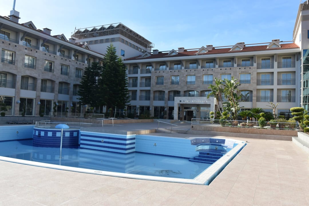 Blick vom Pool Crystal De Luxe Comfort Collection