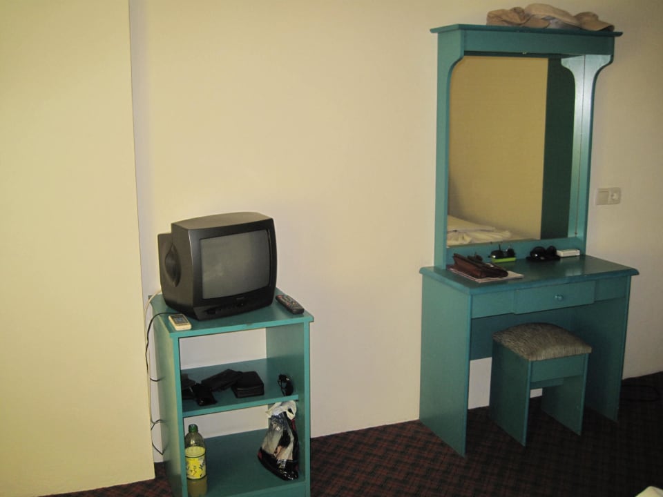 Kleiner Fernseher-nur 3 deutsche Programme! Parador Beach Hotel