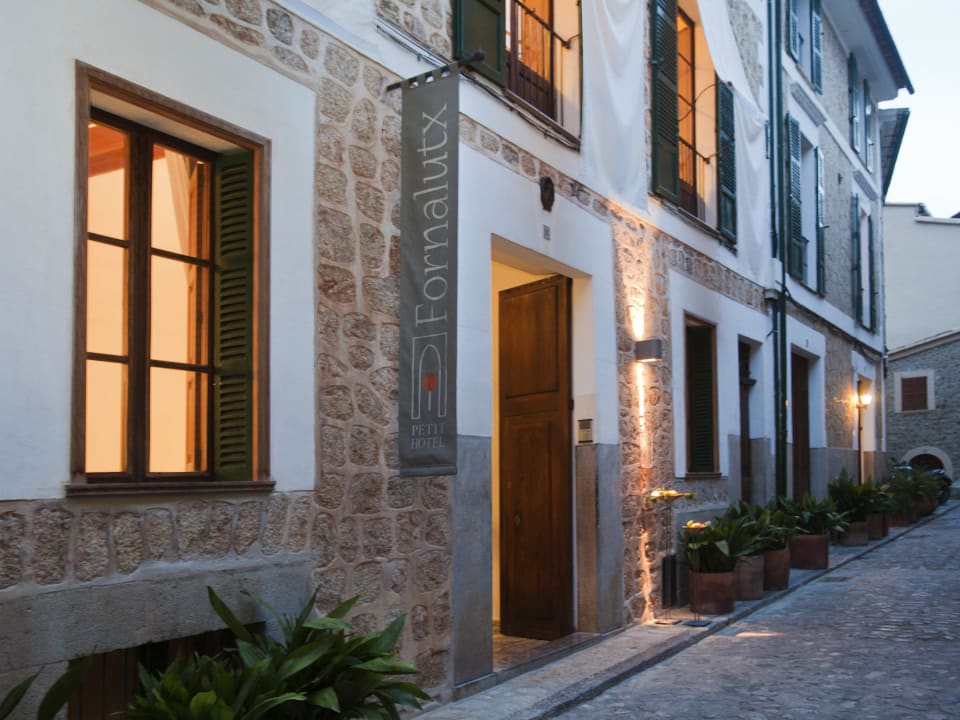 Entrada principal Fornalutx Petit Hotel