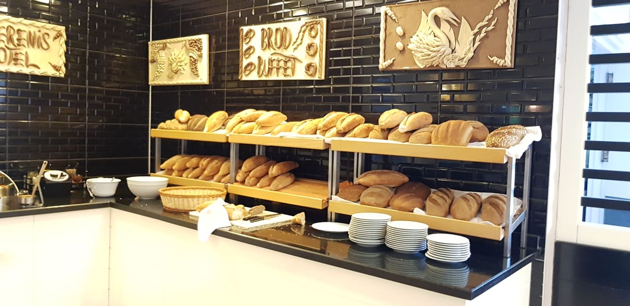 Gastro Serenis Hotel