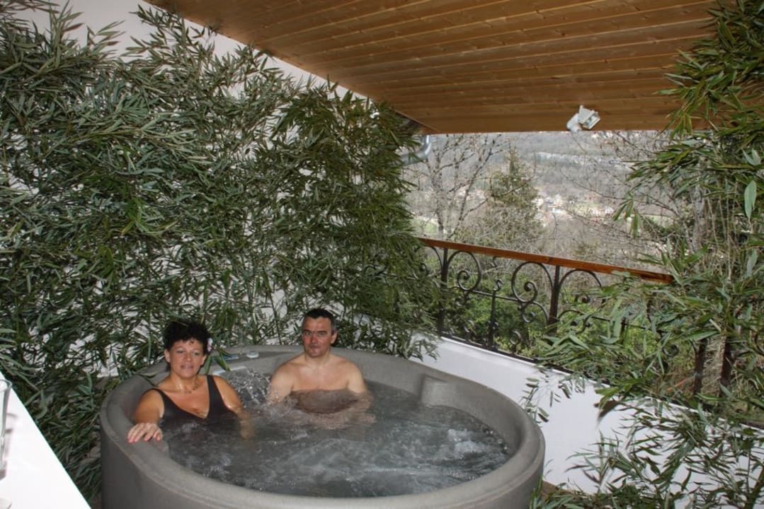 La Galerie : Jacuzzi Guesthouse La Demeure du Fierloz