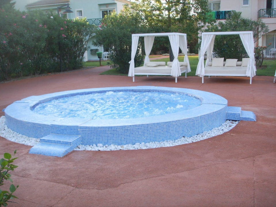 Whirlpool Garden Saladina