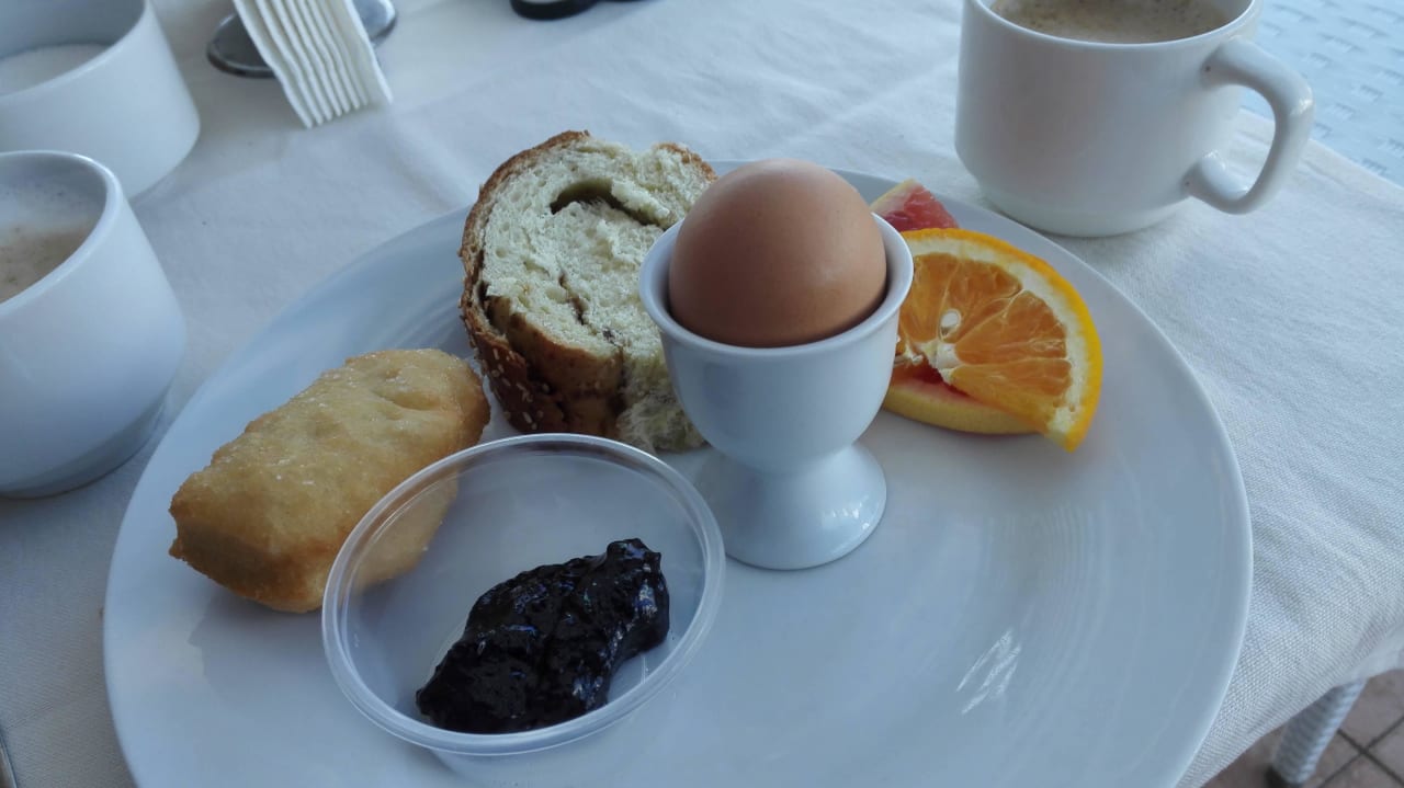 Große Auswahl am Frühstücksbuffet Hotel Sineva Beach