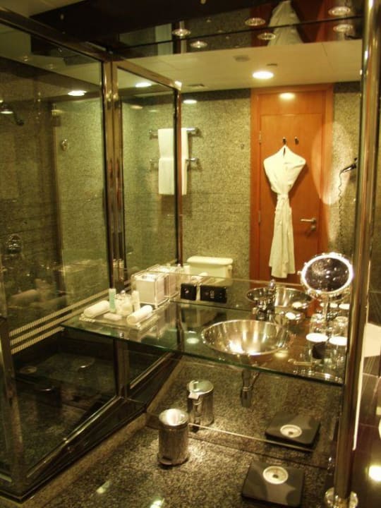 Hilton Dubai Creek Golden Sands Hotel Creek