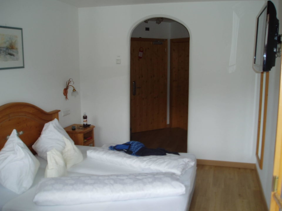 TV Gefahr beim vorbeilaufen Turmhotel Gschwendt