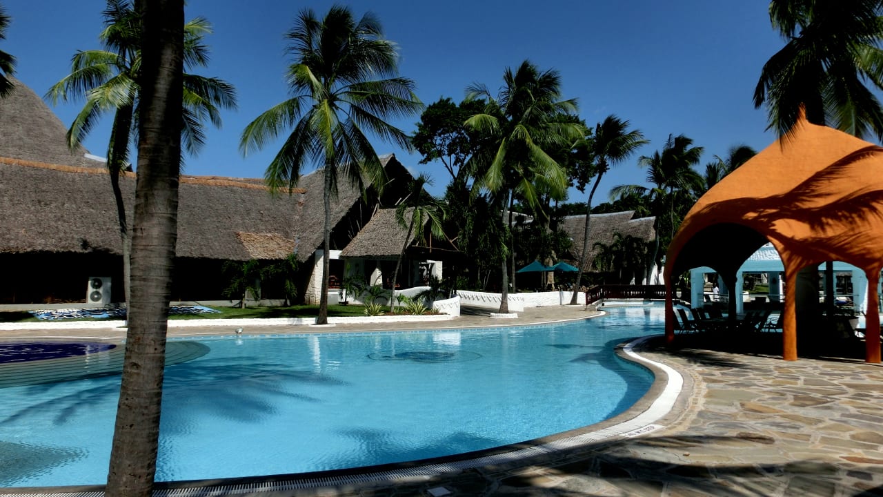 Pool Hotel Southern Palms Beach Resort