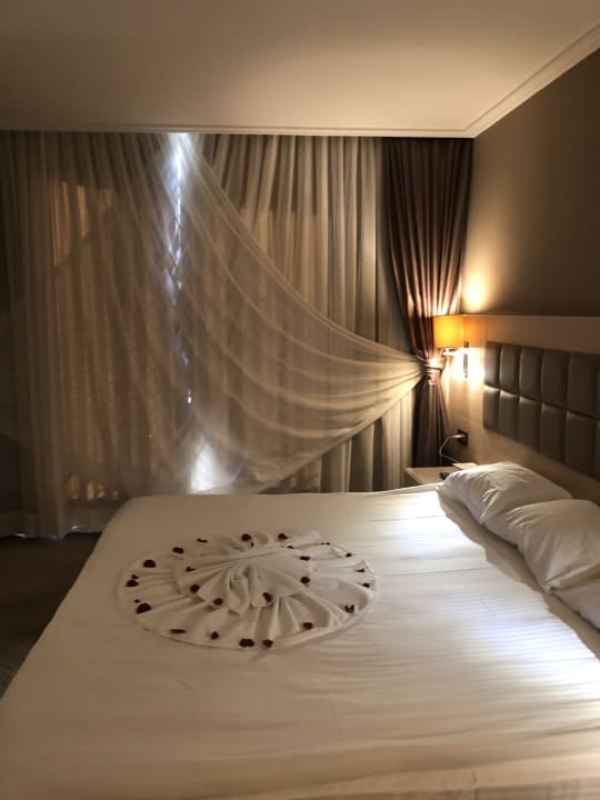 Zimmer Hotel Miracle Resort